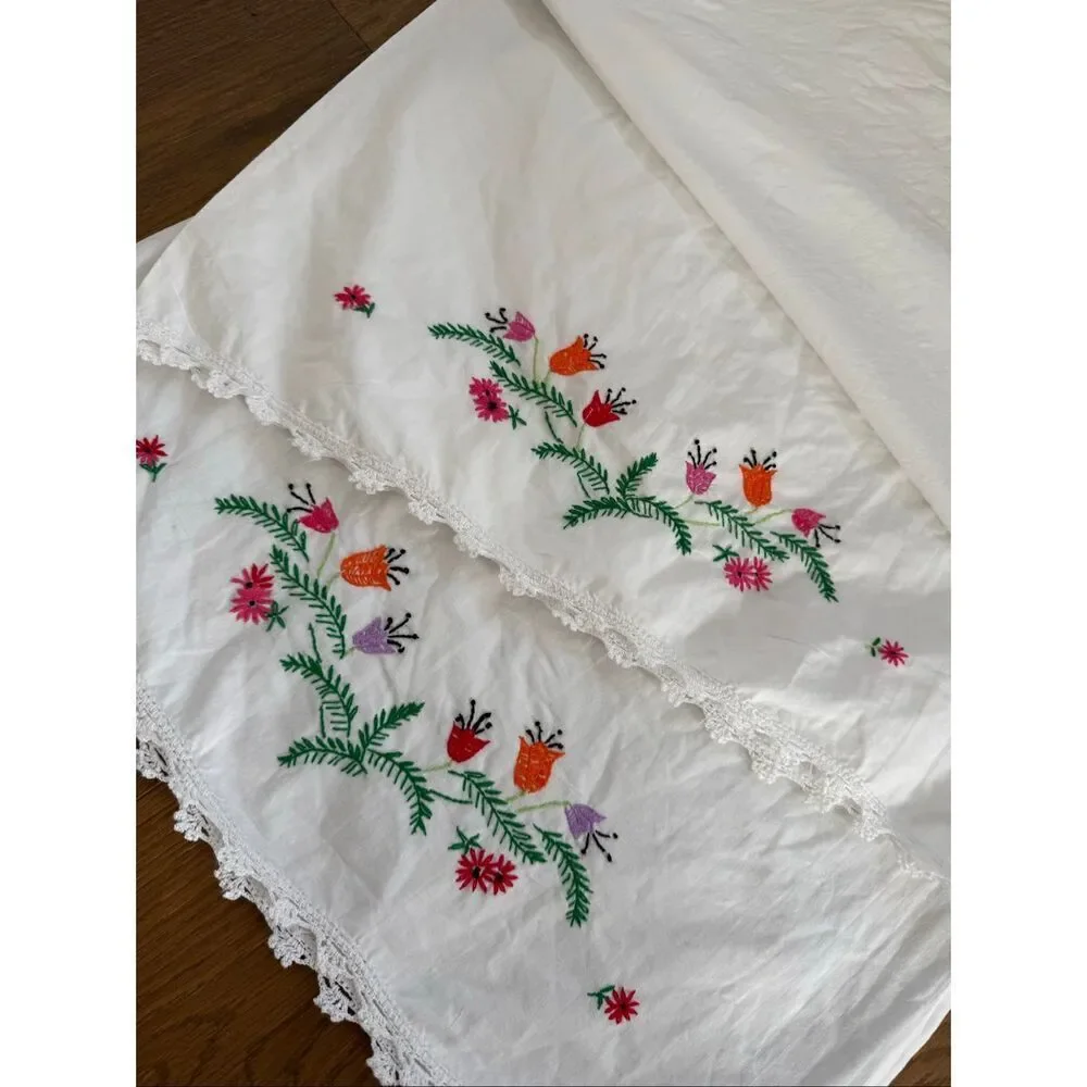 2 Vintage Queen Size Pillowcases Red Orange Pink Green Tulip Lace Detail